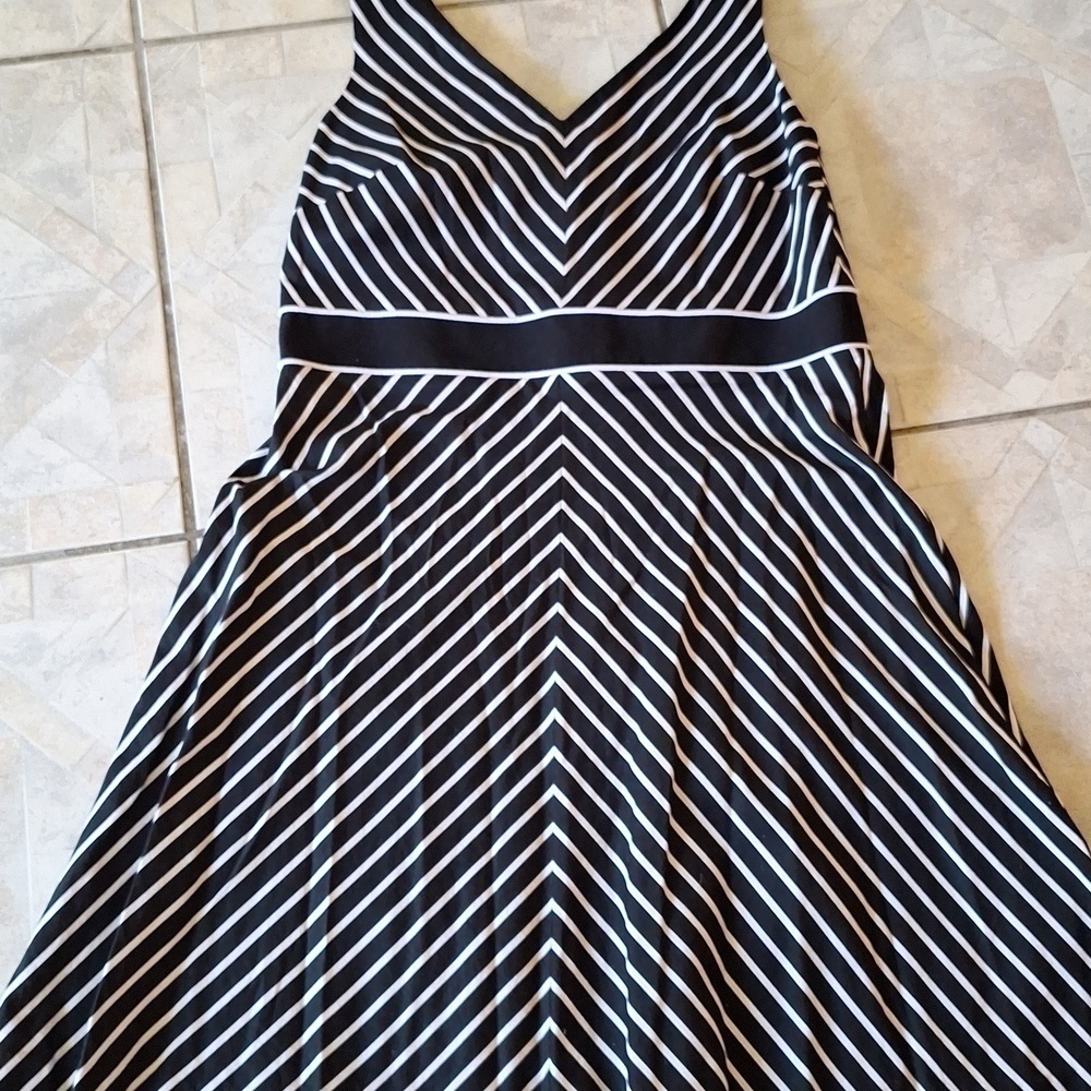 y Danny & Nicole Sleeveless Zipper Dress Size 16